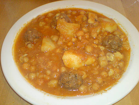 Chick-peas with meat